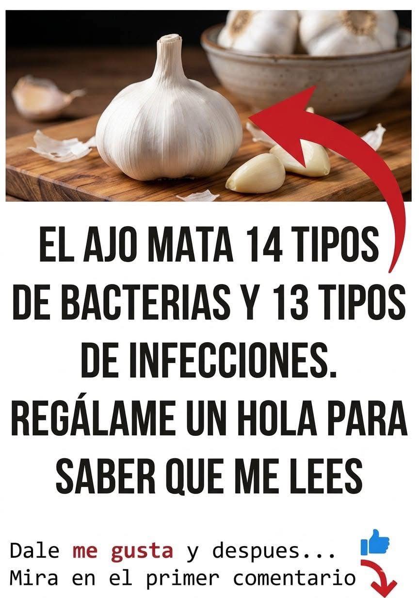 Dientes de ajo sobre una superficie de madera