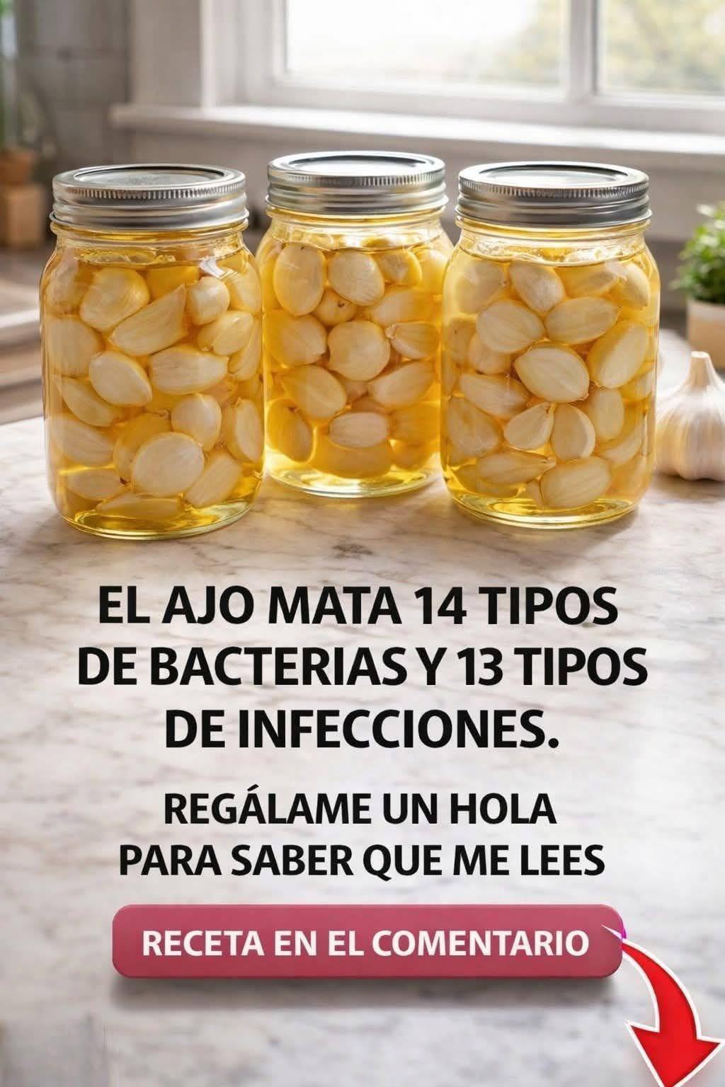 Frascos de dientes de ajo en líquido