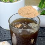Ingredientes naturales y hábitos saludables para apoyar el bienestar de las articulaciones y la movilidad