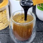 Bebida natural con cúrcuma y melaza: una opción para apoyar el bienestar y la vitalidad masculina